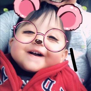 Meet your Posher, Elia